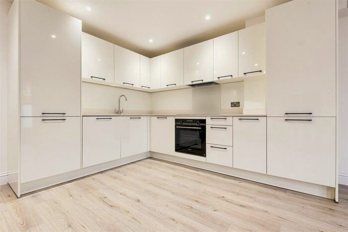 1 Bedroom Flat To Rent In Canbury Park Road, Kingston Upon Thames, KT2