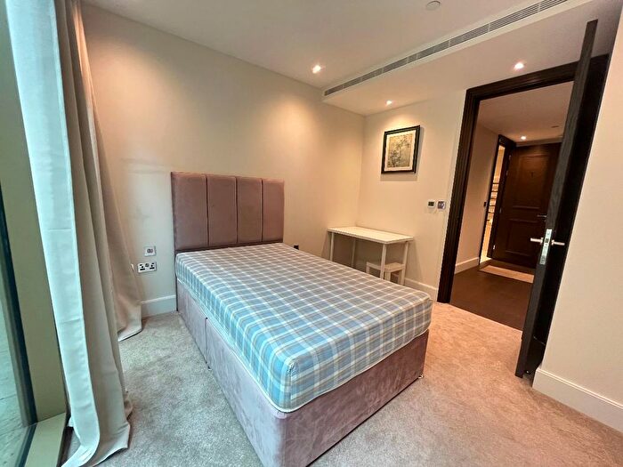 2 Bedroom Flat To Rent In Sherrin House, Warwick Lane, London, W14
