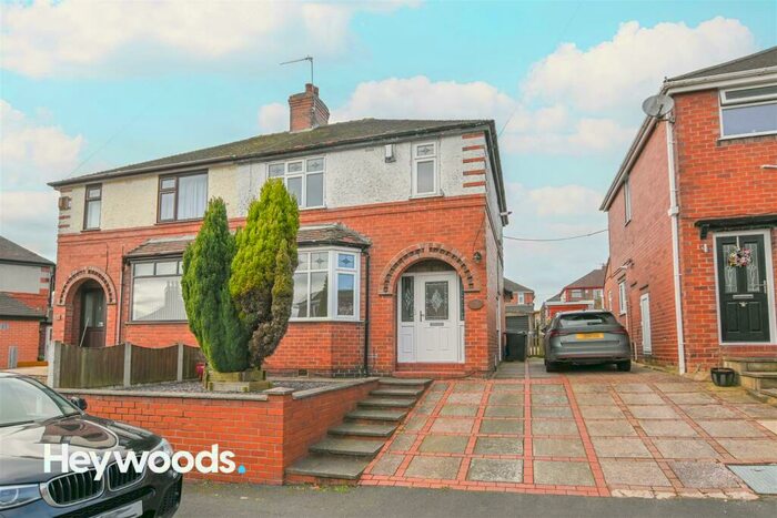 3 Bedroom Semi-Detached House To Rent In Clover Road, Wolstanton, Newcastle-under-Lyme, ST5