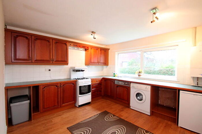 2 Bedroom Apartment To Rent In Trident Drive, Oldbury, West Midlands, B68