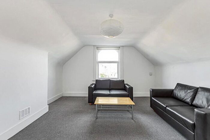 1 Bedroom Flat To Rent In St. Pauls Avenue, London, NW2