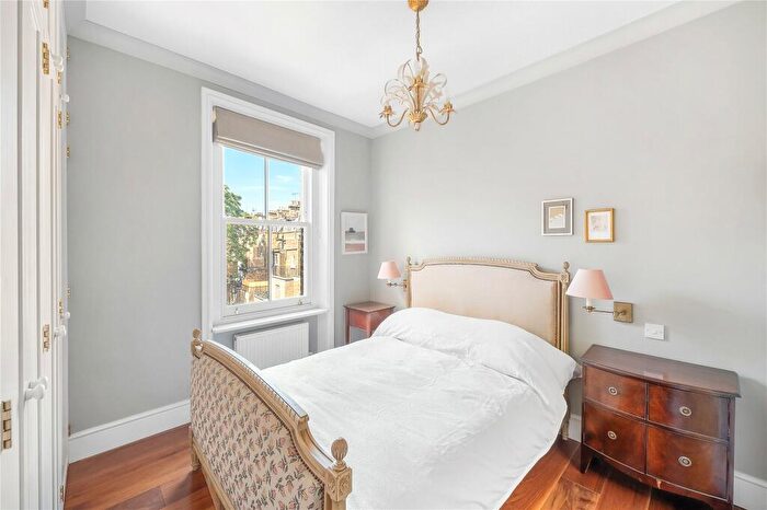 2 Bedroom Flat For Sale In Redcliffe Street, Chelsea, SW10