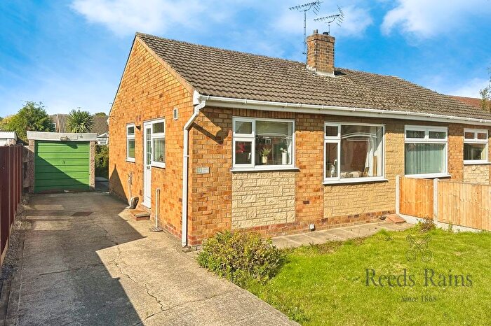 2 Bedroom Bungalow For Sale In Springfield Close, Barlby, Selby, North Yorkshire, YO8