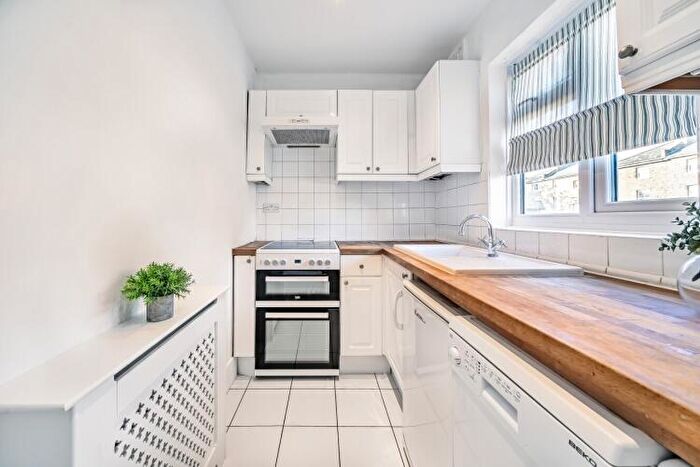 2 Bedroom Flat To Rent In Blackheath Grove Blackheath, SE3