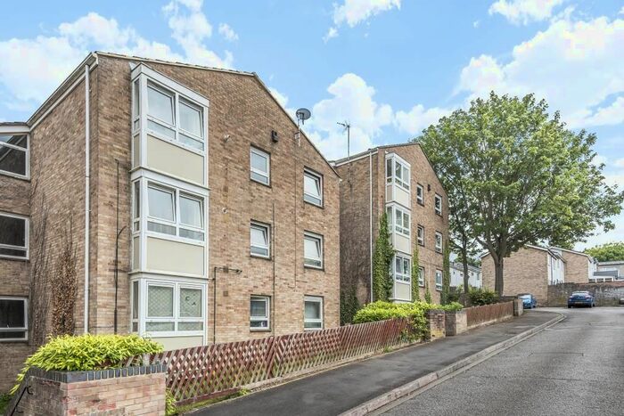 2 Bedroom Flat To Rent In Brome Place, Headington, OX3