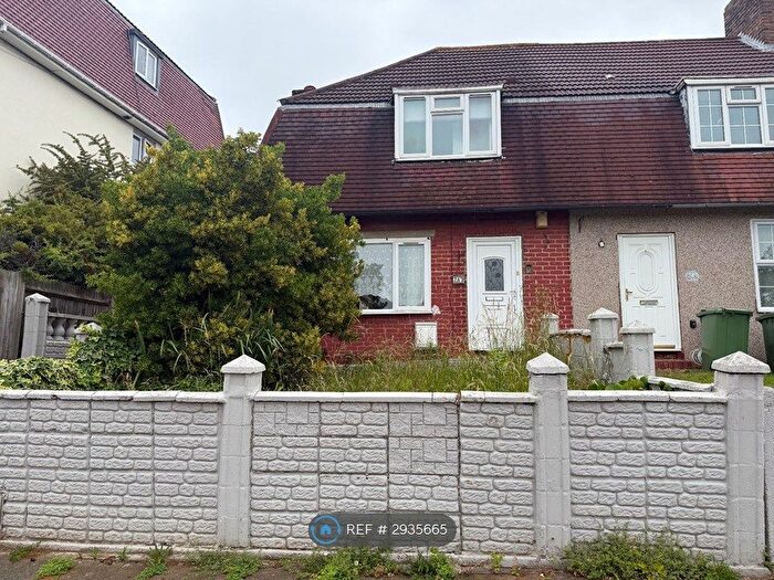3 Bedroom Terraced House To Rent In Downham Way, Bromley, BR1
