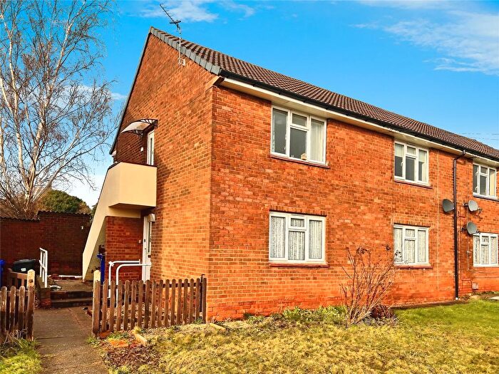 2 Bedroom Flat For Sale In Sycamore Road, Burton-On-Trent, Staffordshire, DE15