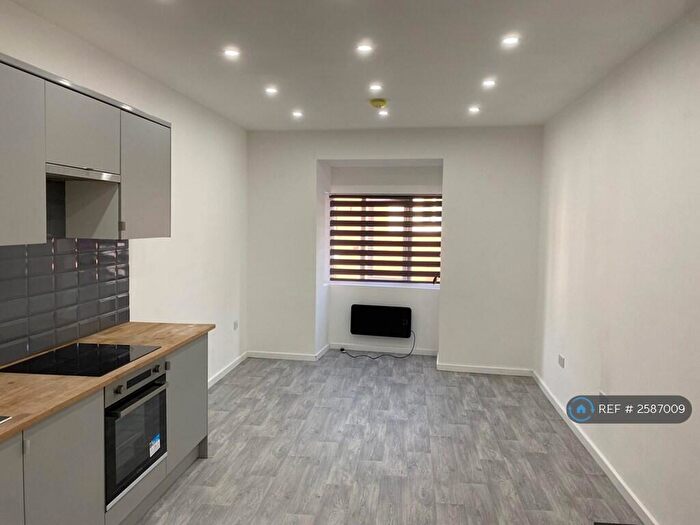 2 Bedroom Flat To Rent In Abbeydale Road, Sheffield, S7