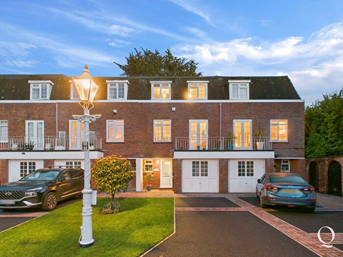 4 Bedroom Town House For Sale In Portarlington Close, Westbourne, BH4