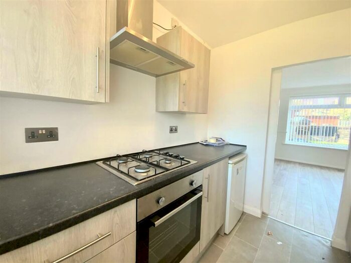 2 Bedroom Flat To Rent In Allesley Court, Coventry, CV5