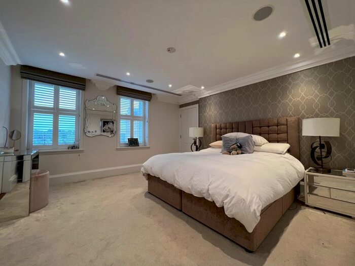 2 Bedroom Flat To Rent In Holborn Close, London, NW7