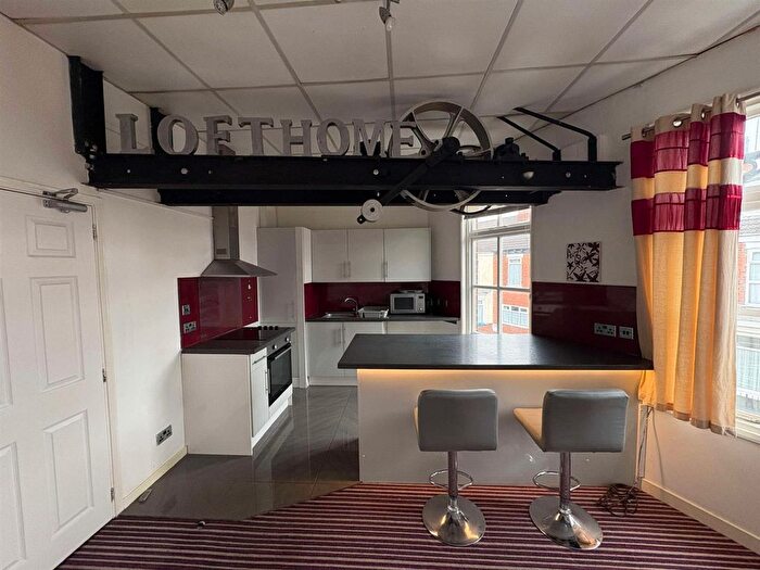 1 Bedroom Flat To Rent In Flat, A Princes Avenue, HU5