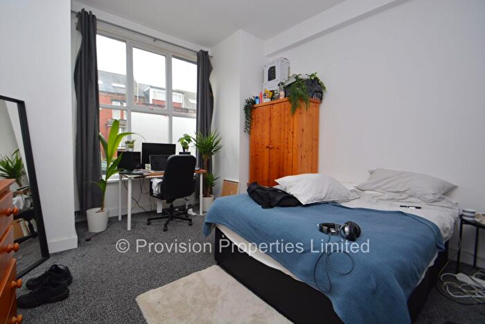 8 Bedroom Terraced House To Rent In Brudenell Avenue, Hyde Park, Leeds, LS6