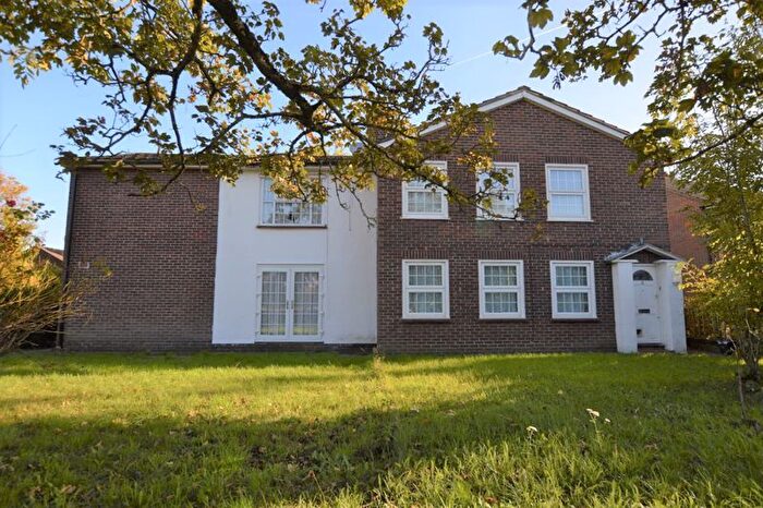 2 Bedroom Maisonette To Rent In Wellington Road, Pinner, HA5