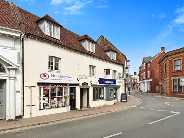 1 Bedroom Flat For Sale In The Hundred, Fordingbridge, SP6