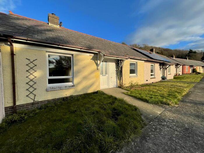 2 Bedroom Property To Rent In Tan Y Bryn, Lon Tyllwyd, Llanfarian SY23