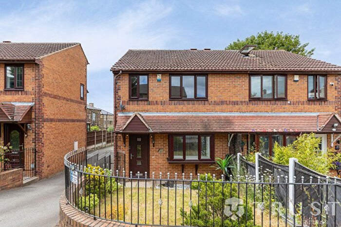 4 Bedroom Semi Detached House To Rent In Tichbourne Street, Batley, WF17