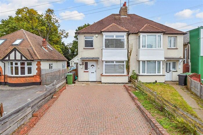4 Bedroom Semi-Detached House For Sale In Sutton Road, Maidstone, Kent, ME15