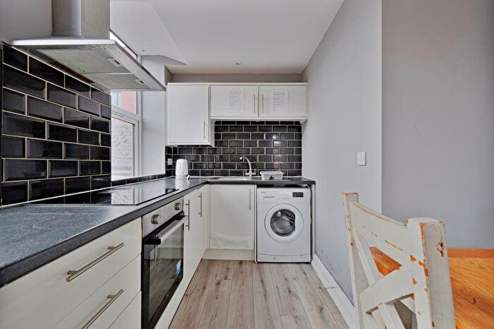 2 Bedroom Apartment To Rent In Flat B, Furnace Hill, Sheffield, S3