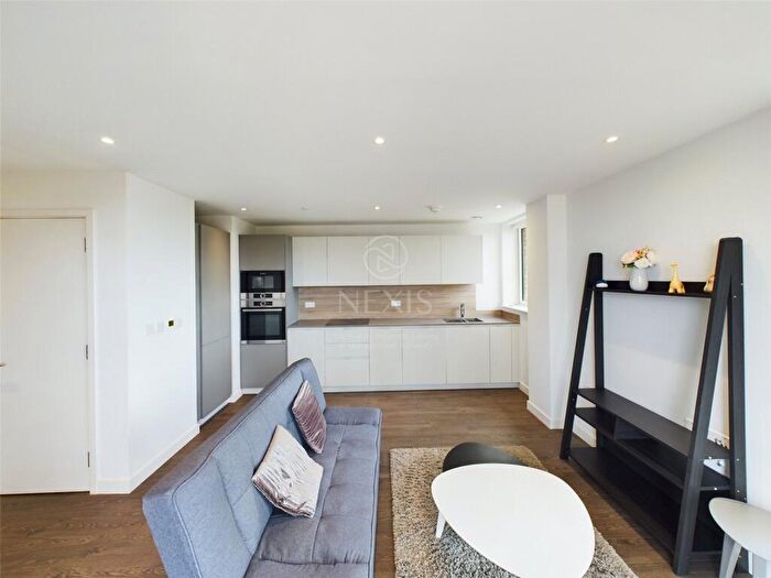 1 Bedroom Apartment To Rent In Sandpiper Building Newnton Close, London, N4