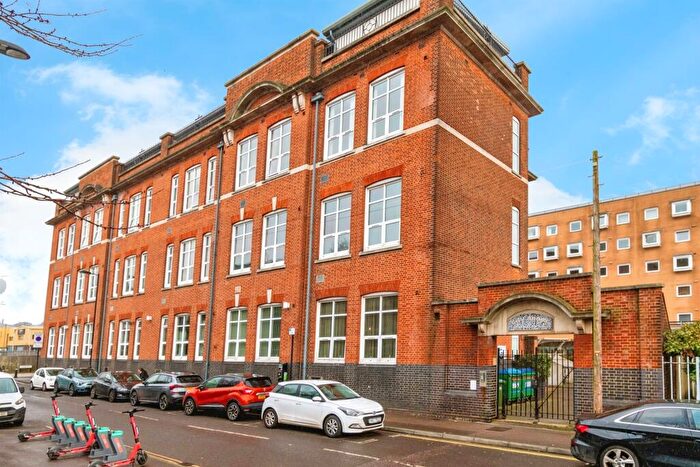 1 Bedroom Flat For Sale In Andersons Road, Southampton, SO14