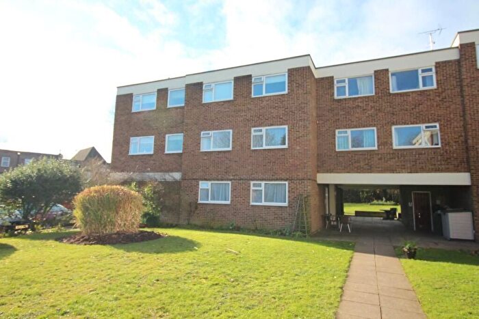 1 Bedroom Flat For Sale In Flat Northcotts, Great North Road, Hatfield, Hertfordshire, AL9