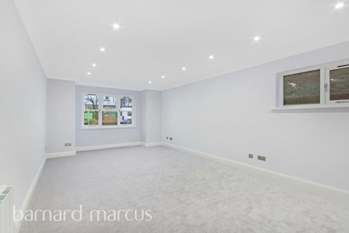 2 Bedroom Flat To Rent In Overton Road, Sutton, SM2