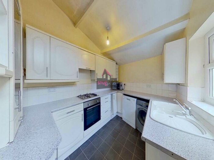 8 Bedroom House To Rent In Barrfield Road, Salford, Manchester, M6