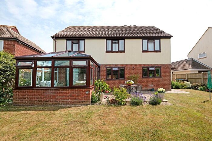 4 Bedroom Detached House For Sale In Blakemyle, Aldwick, Bognor Regis, West Sussex, PO21