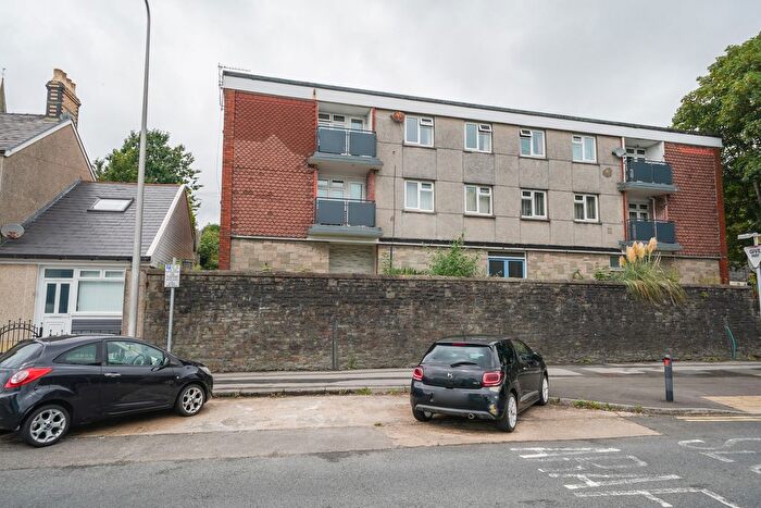3 Bedroom Flat For Sale In St. Leger Crescent, Swansea, SA1