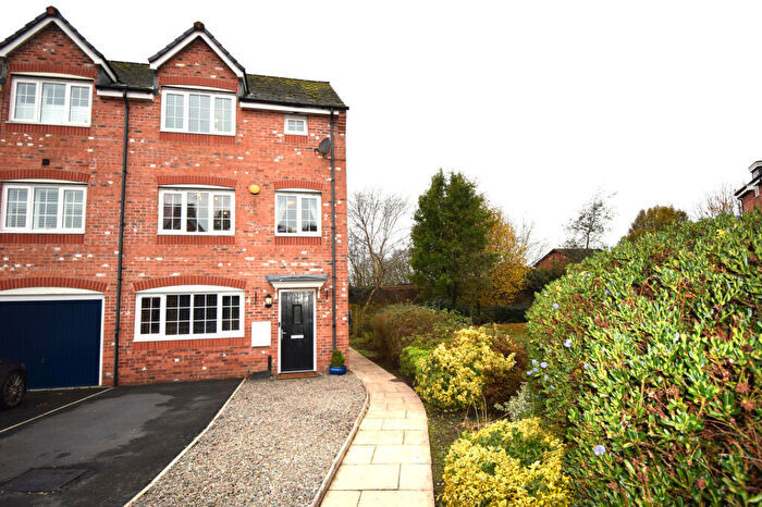 5 Bedroom Town House To Rent In Wesham Park Drive, Wesham, Preston, Lancashire, PR4