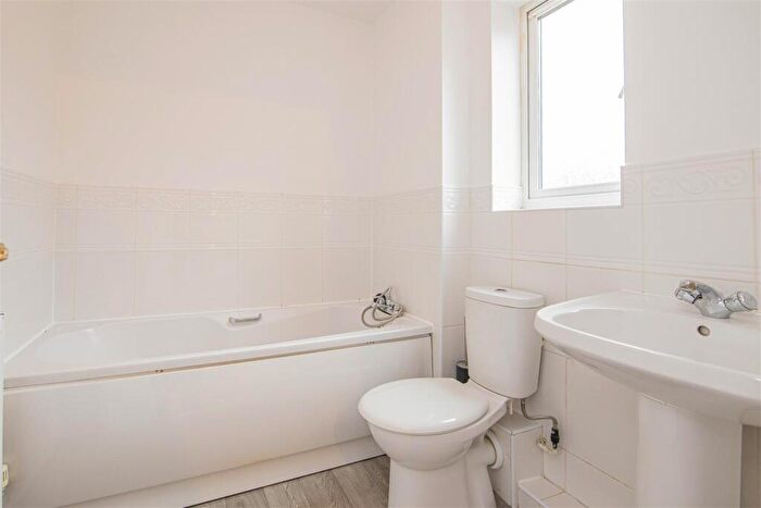 3 Bedroom End Of Terrace House For Sale In Lowry Close, Corby, NN18