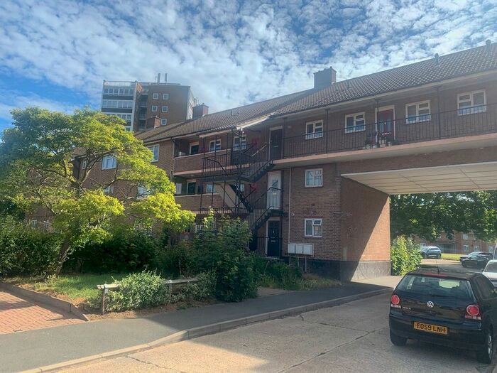 1 Bedroom Flat To Rent In Quarry Spring, Harlow, CM20