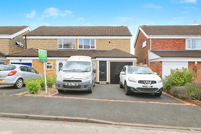 3 Bedroom Semi-Detached House For Sale In Silverstone Avenue, Kidderminster, DY11