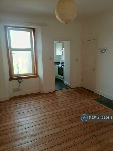 2 Bedroom Flat To Rent In Victoria Terrace, Dunfermline, KY12
