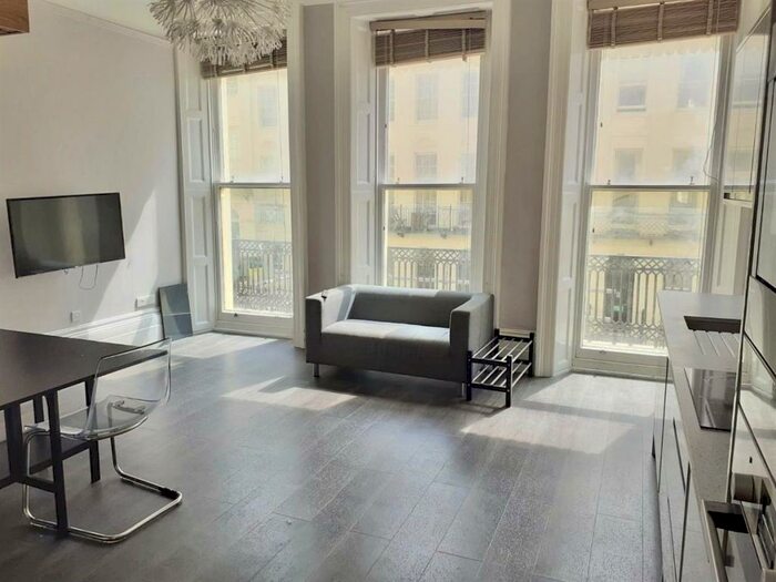 Studio To Rent In Oriental Place, Brighton, BN1