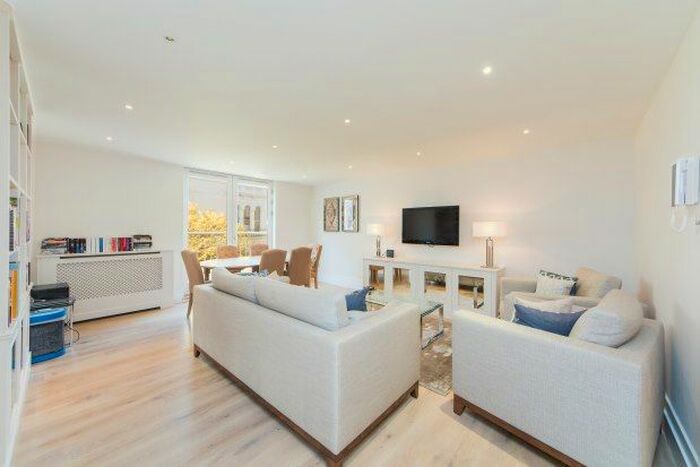 2 Bedroom Flat To Rent In Kensington Gardens Square, Bayswater, W2