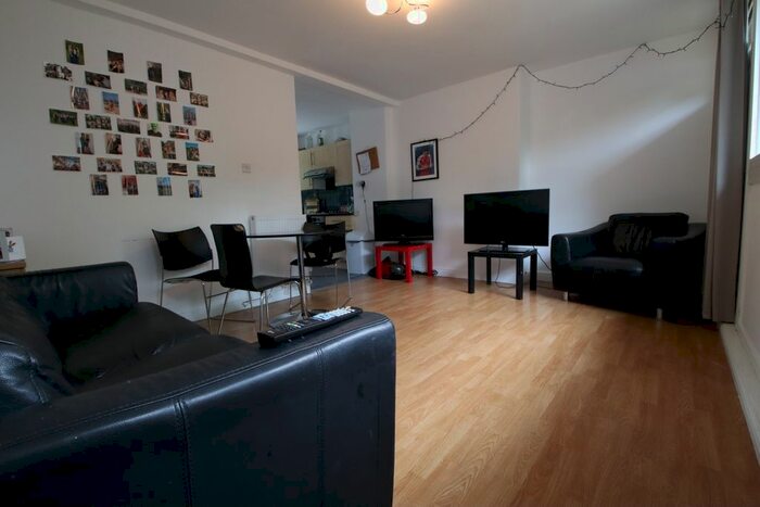 1 Bedroom Maisonette To Rent In Caithness House, Islington, N1