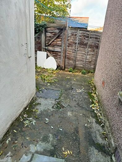 1 Bedroom Flat To Rent In York Road, Ilford, IG1