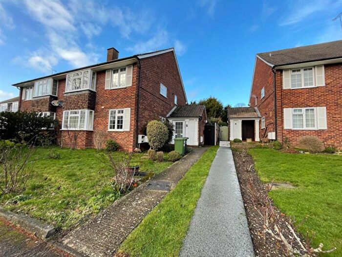 2 Bedroom Maisonette For Sale In Sandringham Road, Potters Bar, EN6