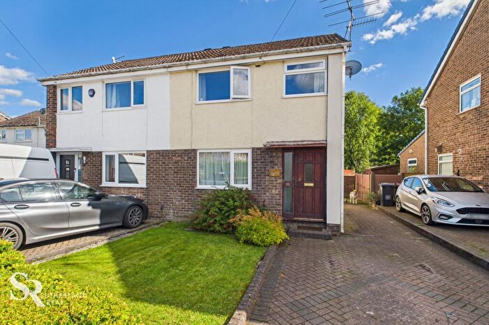 3 Bedroom Semi-Detached House For Sale In Frith View, Chapel-En-Le-Frith, SK23