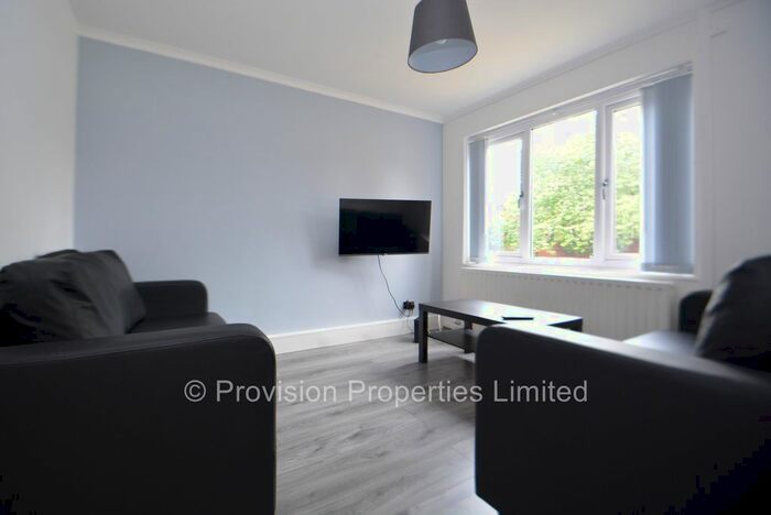 4 Bedroom Town House To Rent In Well Close Rise, City Centre, Leeds, LS2