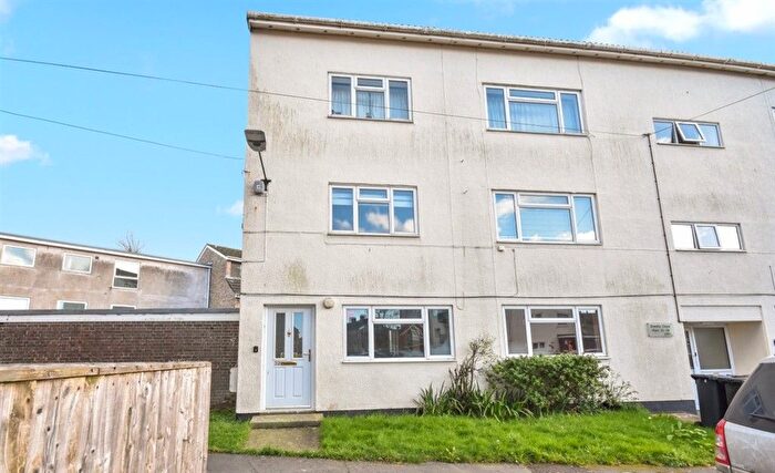 1 Bedroom Flat For Sale In Dwelly Close, Chard, TA20