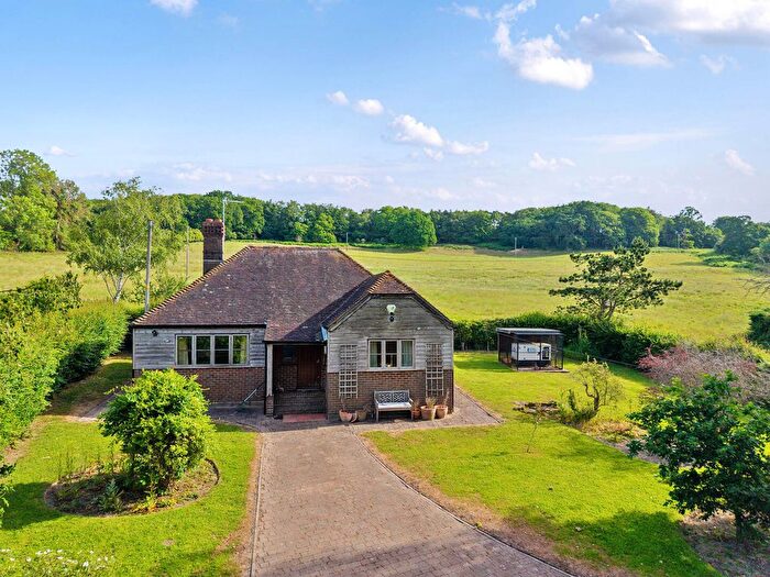 2 Bedroom Property For Sale In Hayes Lane, Peasmarsh, Rye, TN31