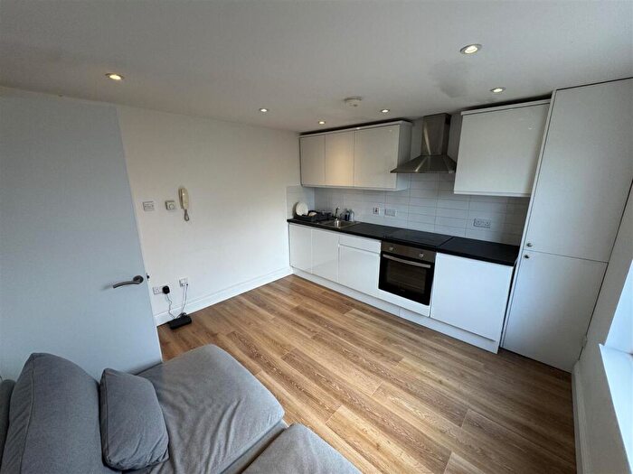 1 Bedroom Flat To Rent In The Limes Avenue, Arnos Grove, N11