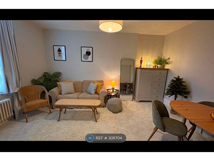 Studio To Rent In Meriden Court, London, SW3