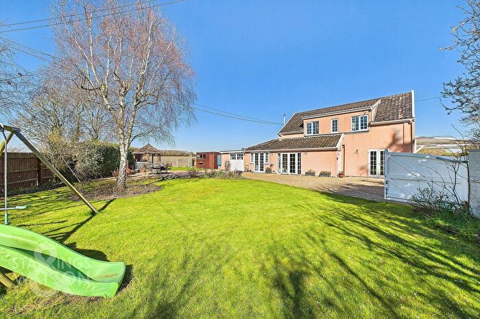 4 Bedroom Detached House For Sale In The Street, Fersfield, Diss, IP22
