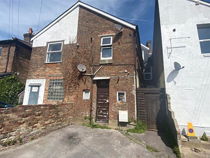 3 Bedroom Flat For Sale In Ashley Road, Parkstone, Poole, BH14