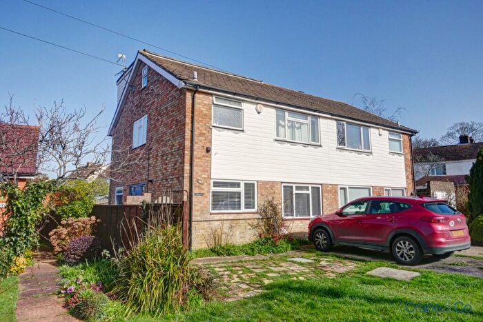 5 Bedroom Semi Detached House For Sale In Grovelands Road, Hailsham, BN27