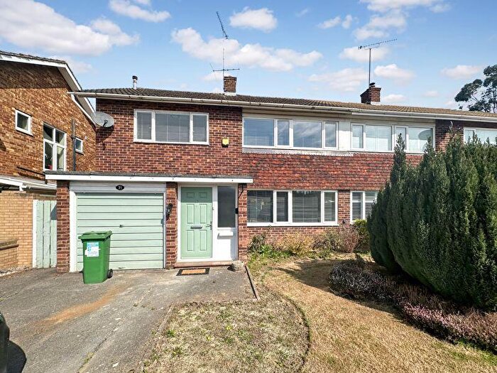 3 Bedroom Semi-Detached House To Rent In Halkingcroft, Slough, SL3